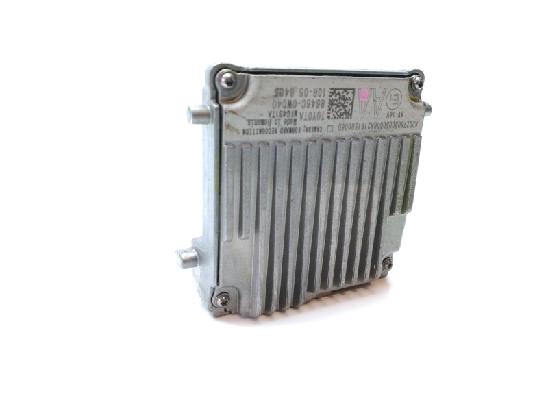 Recambio de modulo electronico para toyota yaris hybrid active referencia OEM IAM 8646C0W040  