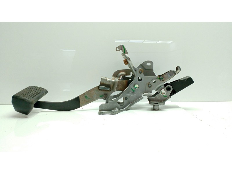 Recambio de pedal freno para toyota yaris referencia OEM IAM 4711047060  4712147010