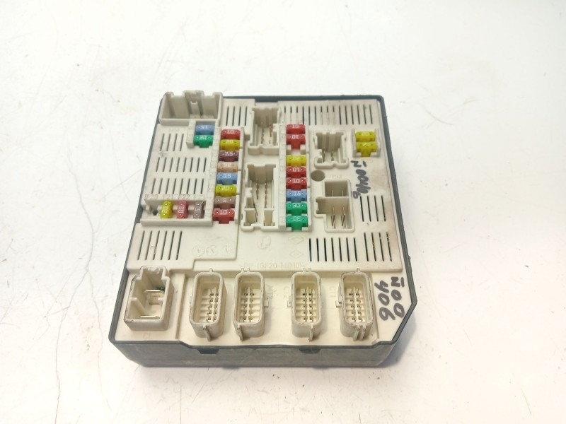 Recambio de modulo electronico para renault megane iii berlina 5 p dynamique referencia OEM IAM 284B69854R  