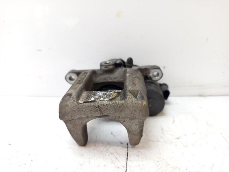 Recambio de pinza freno trasera derecha para toyota proace verso referencia OEM IAM SU001A8493  
