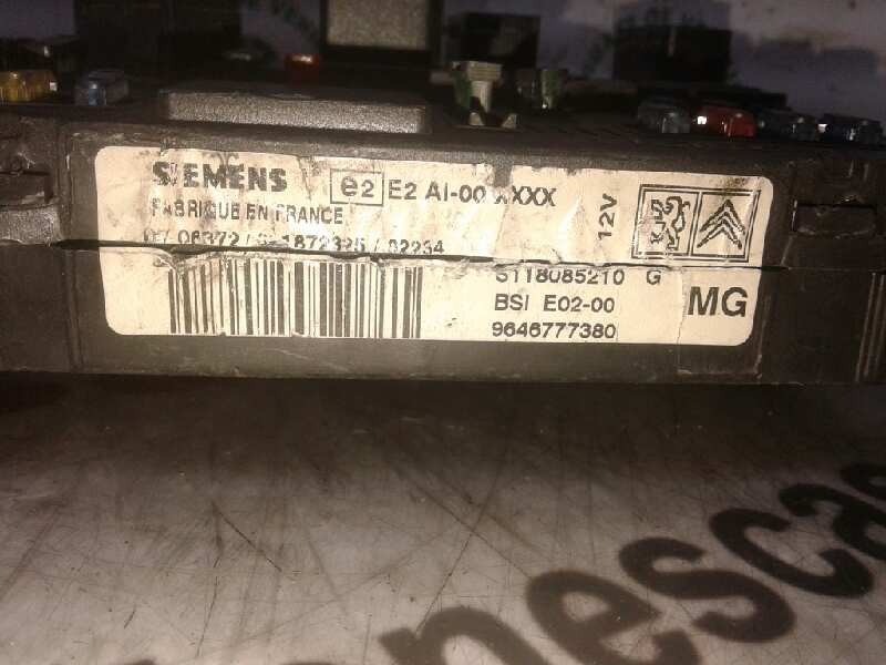 Recambio de caja reles / fusibles para peugeot 206 berlina e-music referencia OEM IAM 9646777380  