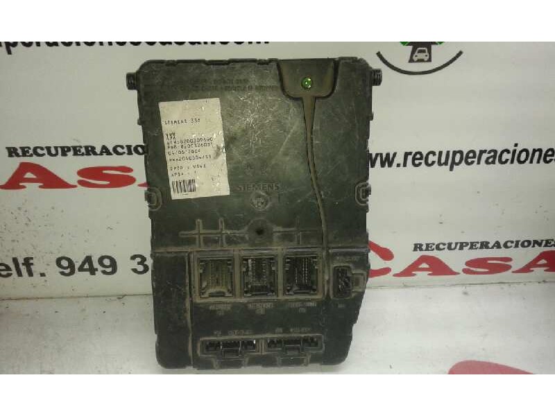 Recambio de caja reles / fusibles para renault scenic ii referencia OEM IAM 8200309690 8200326031 