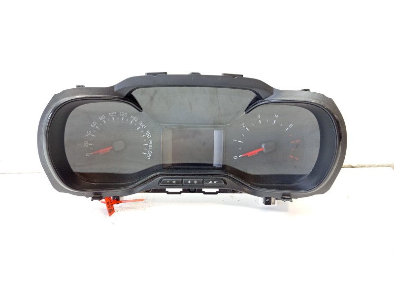 Recambio de cuadro instrumentos para toyota proace verso 1.6 d-4d cat referencia OEM IAM SU001B2311  9838082280