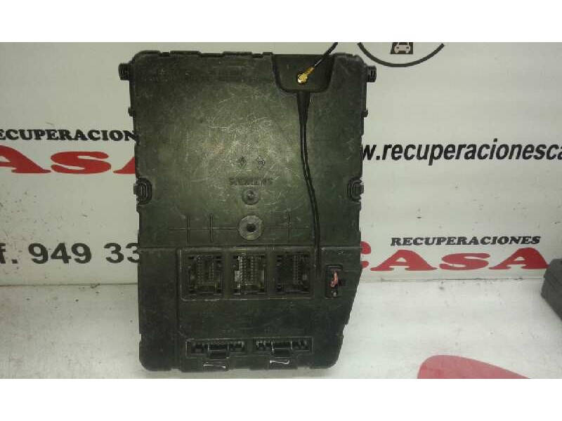 Recambio de caja reles / fusibles para renault scenic ii referencia OEM IAM 8200306437 03259 