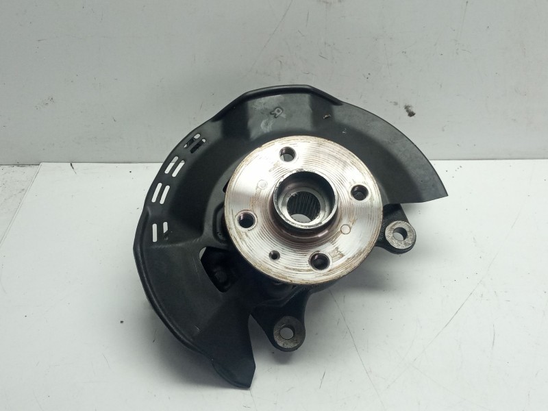 Recambio de mangueta delantera derecha para toyota yaris referencia OEM IAM 4333009A50  