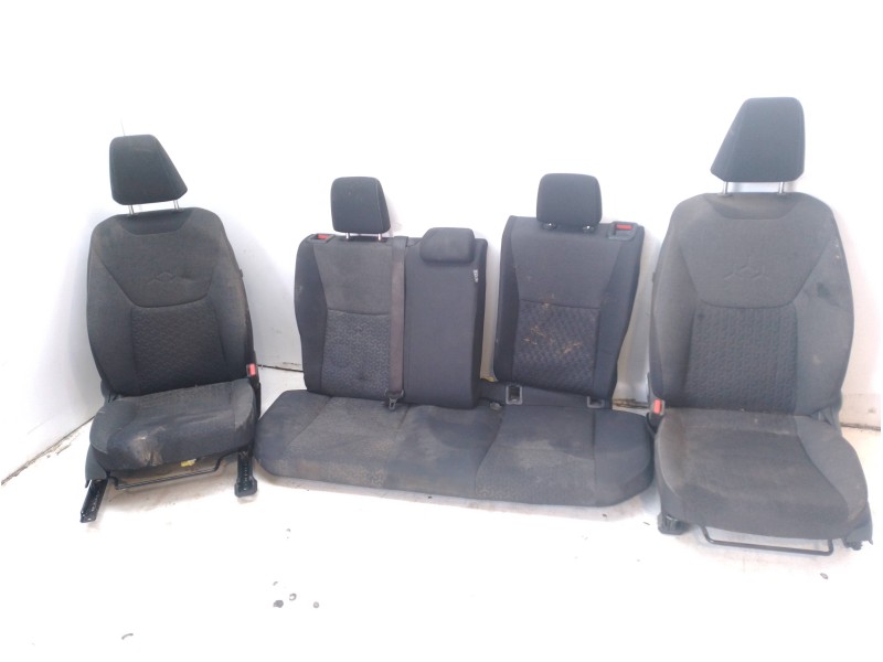 Recambio de juego asientos completo para toyota yaris referencia OEM IAM 710730UE60C4  