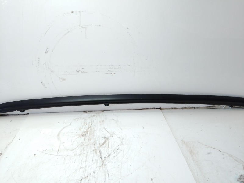 Recambio de molduras delanteras para toyota yaris (_p1_) 1.0 (scp10_) referencia OEM IAM 634700D040  874501310BLK