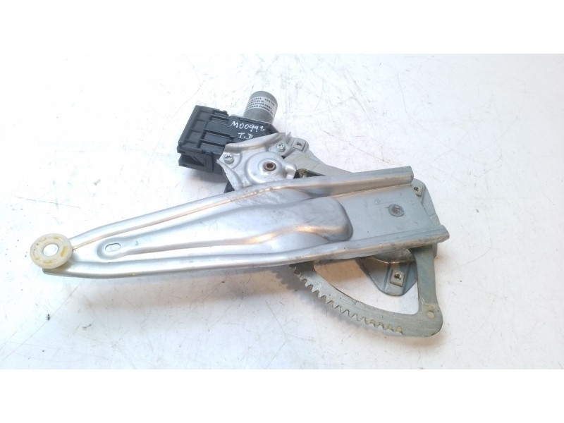 Recambio de motor elevalunas trasero derecho para toyota c-hr hybrid active referencia OEM IAM 69830F4010  