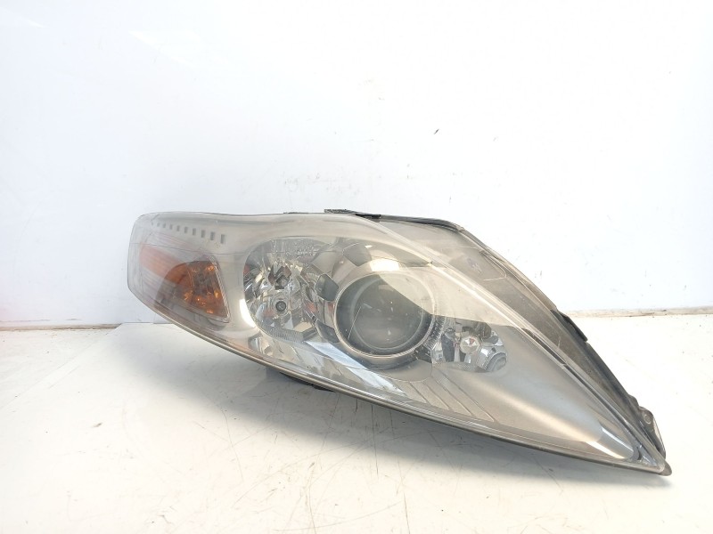 Recambio de faro derecho para ford mondeo ber. (ca2) ghia referencia OEM IAM 1678010  