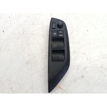 MANDO ELEVALUNAS DELANTERO IZQUIERDO 840400D020 