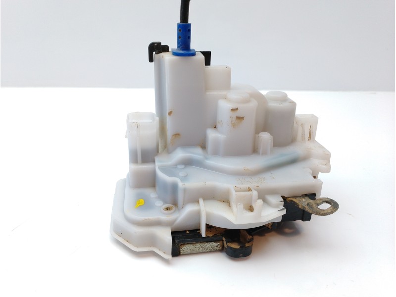 Recambio de cerradura puerta delantera derecha para fiat fiorino 1.3 16v m-jet cat referencia OEM IAM 1379535080  