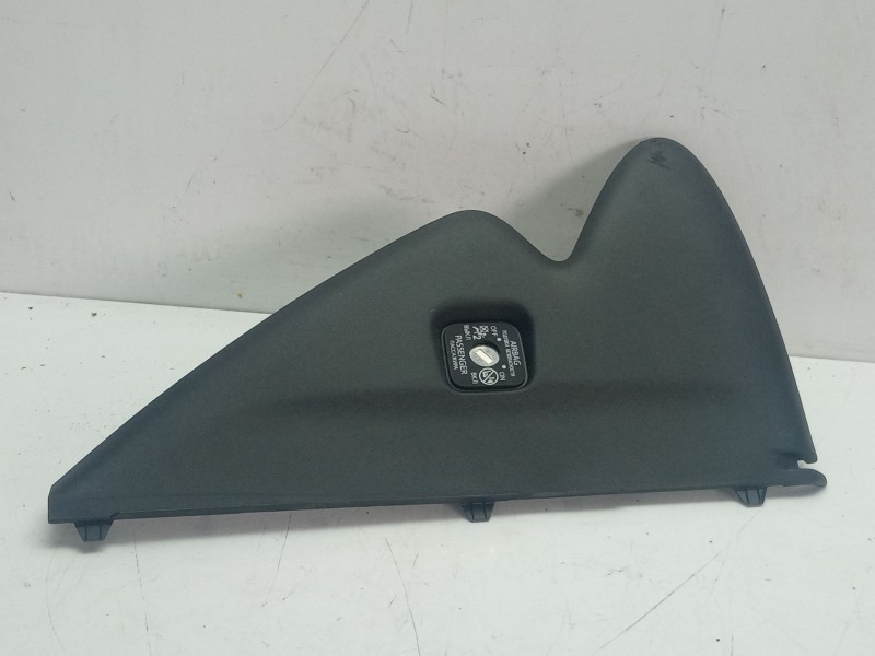 Recambio de moldura para toyota yaris referencia OEM IAM 55318K0030C0  