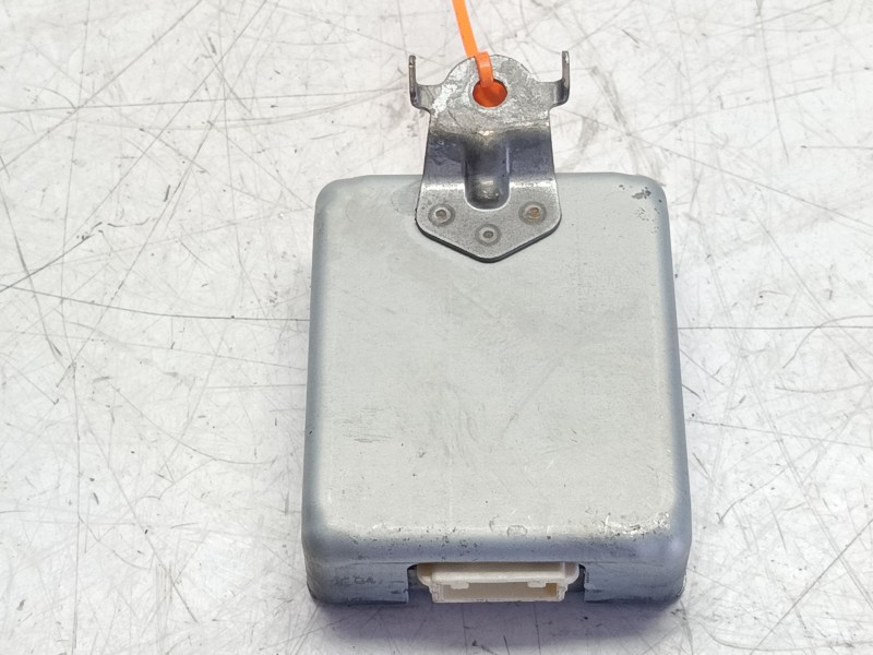 Recambio de modulo electronico para toyota yaris referencia OEM IAM 86572K0010  