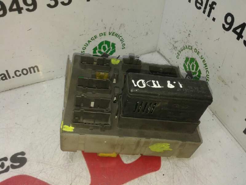Recambio de caja reles / fusibles para ford focus berlina (cak) ambiente referencia OEM IAM 518274204  