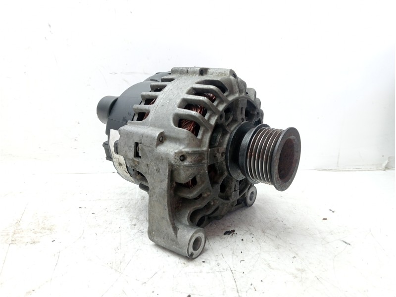 Recambio de alternador para bmw serie 3 berlina (e46) 3.0 turbodiesel referencia OEM IAM 12317501592  