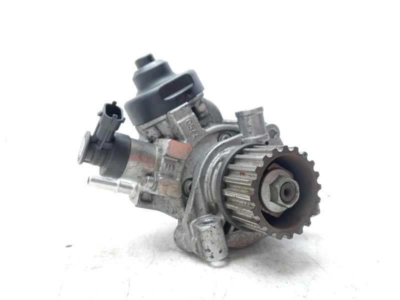 Recambio de bomba inyeccion para renault clio iv 0.9 referencia OEM IAM 167007358R  