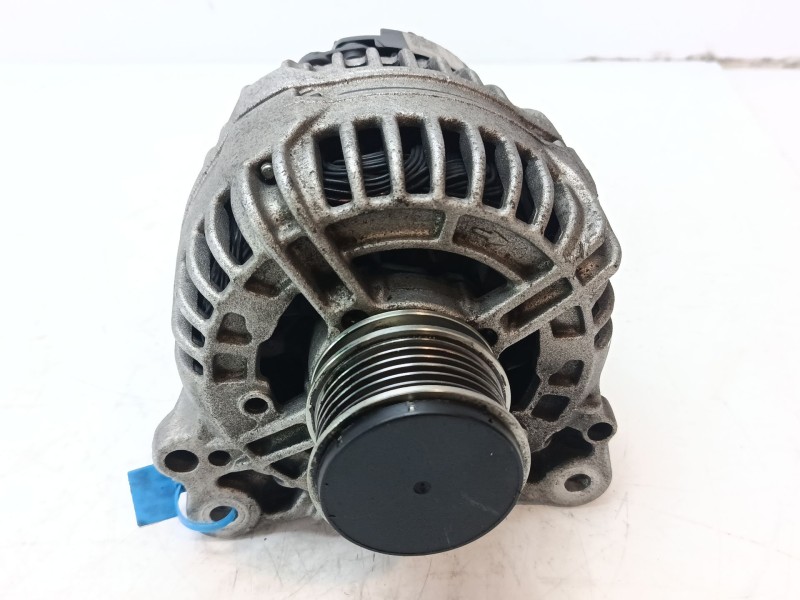 Recambio de alternador para skoda octavia ii (1z3) 1.9 tdi referencia OEM IAM 038903018P PO560803 0124515121