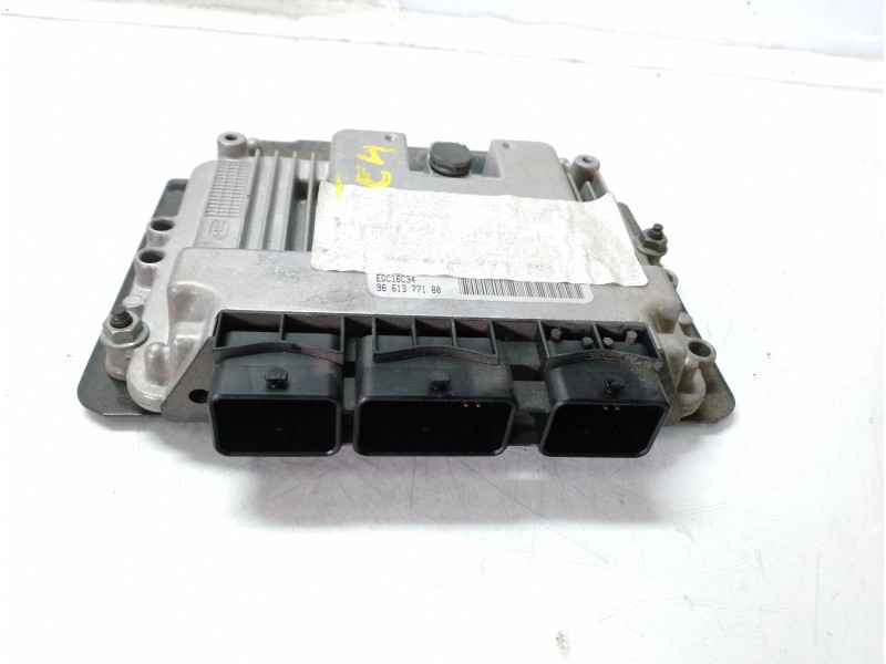 Recambio de centralita motor uce para citroën c4 berlina sx referencia OEM IAM 1940FX 9661377180 