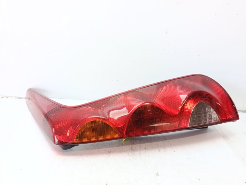 Recambio de piloto trasero derecho para nissan note (e11, ne11) 1.4 referencia OEM IAM 265509U000  