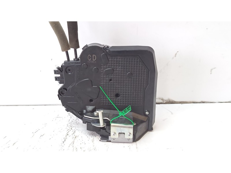 Recambio de cerradura puerta trasera izquierda para lexus ux (za10) 250h referencia OEM IAM 6906076021  