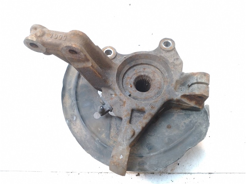 Recambio de mangueta delantera izquierda para renault kangoo dynamique acción especial referencia OEM IAM 8200755585  