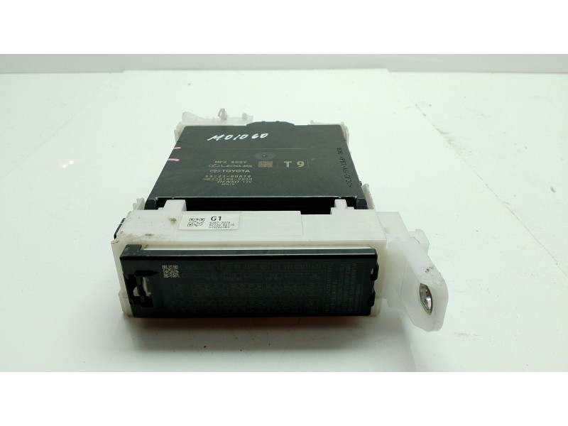 Recambio de caja reles / fusibles para toyota yaris referencia OEM IAM 82730k0110  63572075 / 892210da70 / mb2381009030 / 82672k