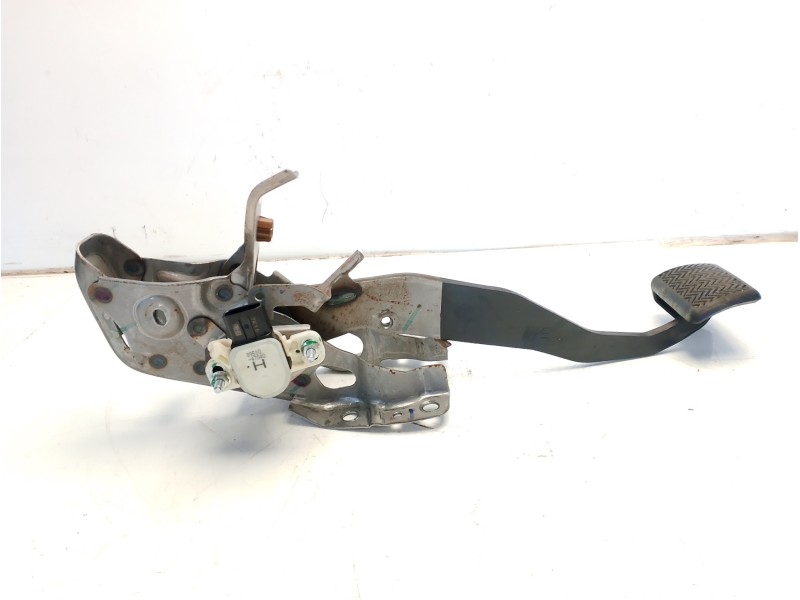 Recambio de pedal freno para toyota c-hr referencia OEM IAM 47110F4090 8951047040 