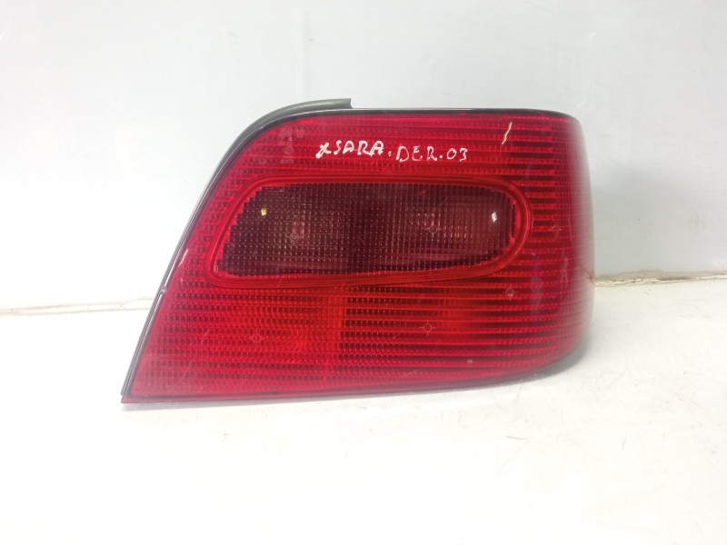 Recambio de piloto trasero derecho para citroën xsara berlina 1.9 d sx referencia OEM IAM   
