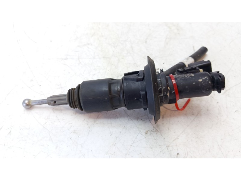Recambio de bomba embrague para toyota proace verso 1.6 d-4d cat referencia OEM IAM SU001B2131  9830021680
