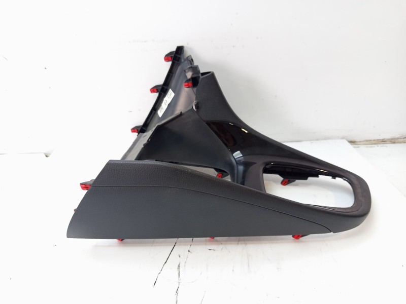 Recambio de moldura para toyota yaris (_p21_, _pa1_, _ph1_) 1.5 hybrid (mxph10) referencia OEM IAM 588100D260C2  