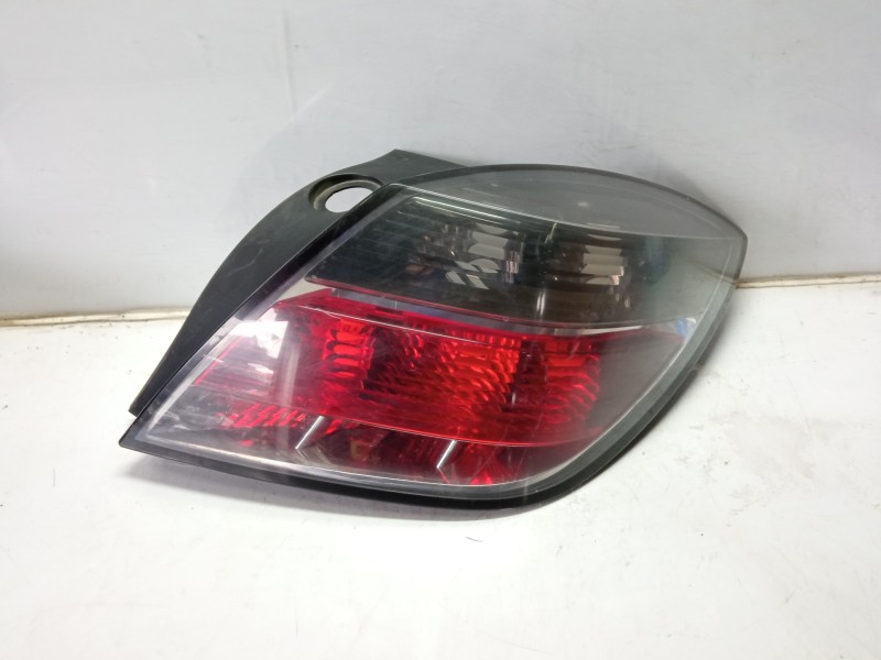 Recambio de piloto trasero derecho para opel astra h berlina enjoy referencia OEM IAM 24451834 00874802 