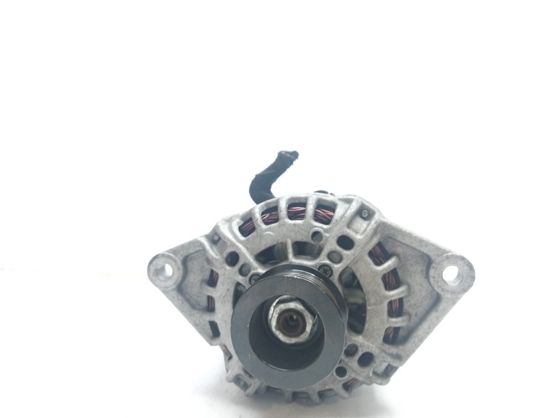 Recambio de alternador para iveco daily furgón 2.3 diesel referencia OEM IAM 5802217842 CAL10547AS 