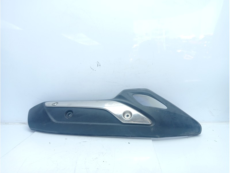 Recambio de molduras traseras para honda sh 125i referencia OEM IAM 18318K01900  