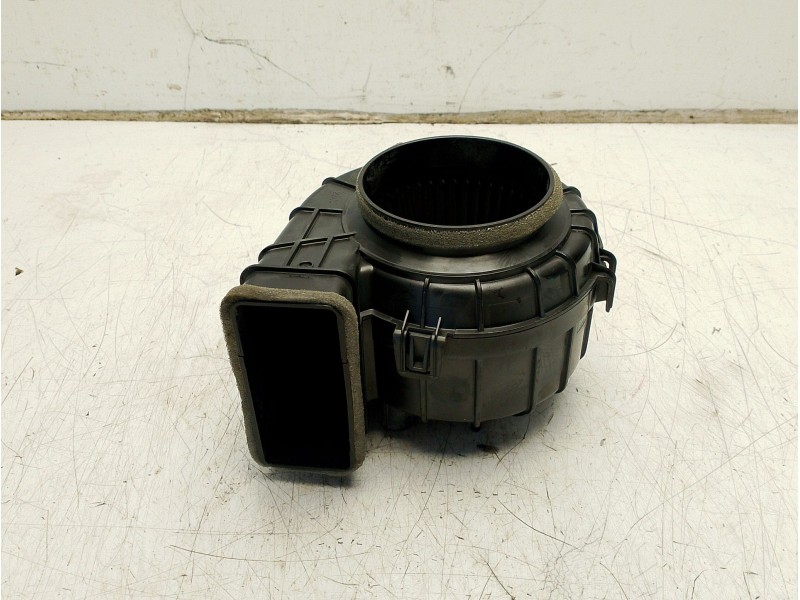 Recambio de ventilador calefaccion para toyota rav 4 v (_a5_, _h5_) 2.0 (mxaa52) referencia OEM IAM G923033050  