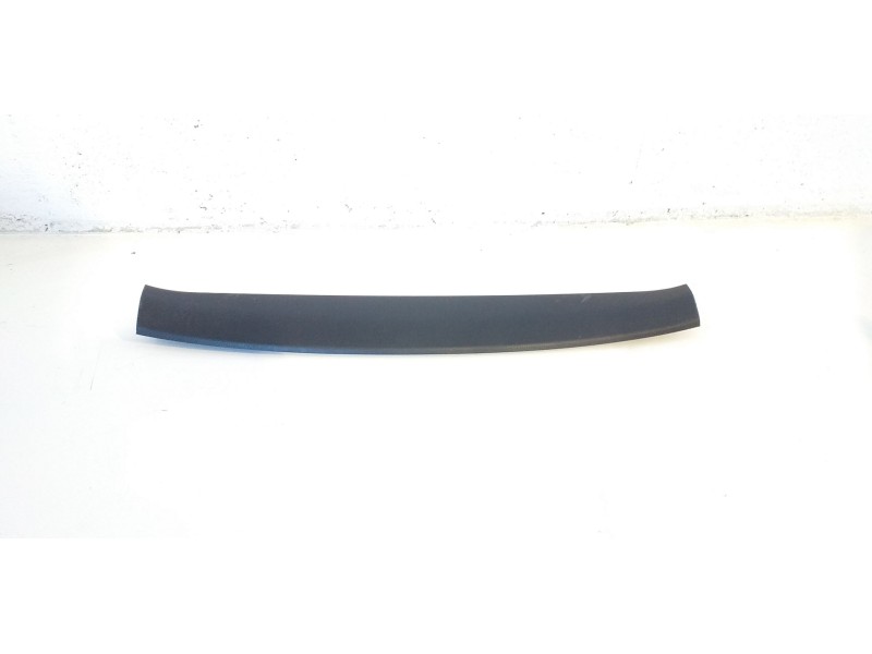Recambio de tapa maletero para toyota rav 4 referencia OEM IAM 6793942040  