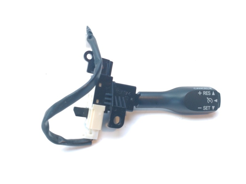 Recambio de mando volante para toyota hilux (kun) cabina doble vx 4x4 referencia OEM IAM 8463234011  