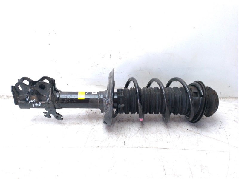 Recambio de amortiguador delantero derecho para toyota yaris 1.5 16v cat referencia OEM IAM 48510K0090  