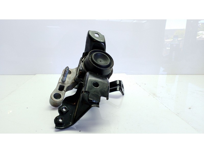 Recambio de soporte motor derecho para toyota yaris referencia OEM IAM 12305K0050  