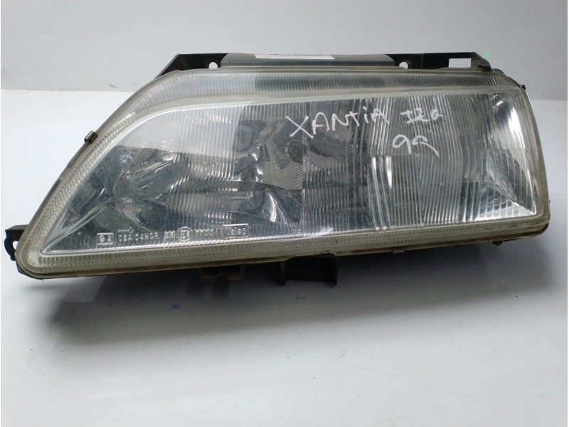 Recambio de faro izquierdo para citroën xantia berlina 2.0 hdi 90/110 attraction referencia OEM IAM 086924 6204R9 