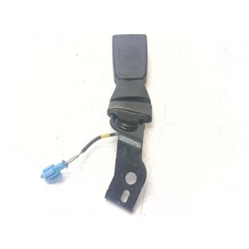 ENGANCHE CINTURON TRASERO DERECHO A2058600469 B290816Y 34134764C