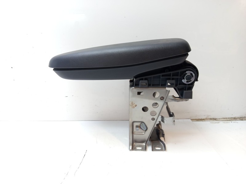 Recambio de apoyabrazos central para toyota yaris (_p21_, _pa1_, _ph1_) 1.5 hybrid (mxph10) referencia OEM IAM 58905K0020C1  