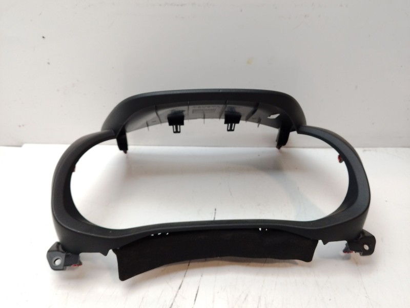 Recambio de moldura para toyota yaris (_p21_, _pa1_, _ph1_) 1.5 hybrid (mxph10) referencia OEM IAM 55410K0060  