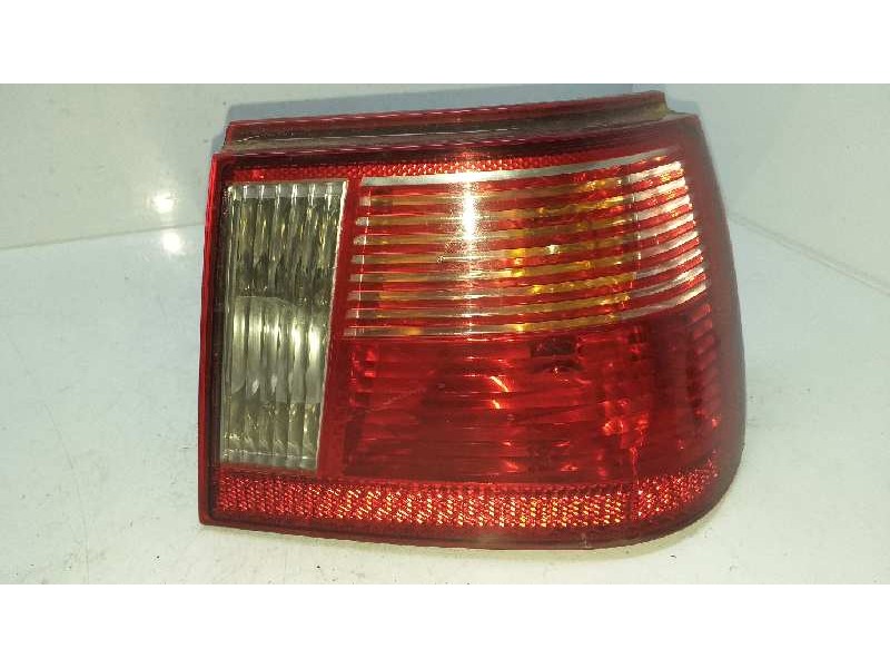 Recambio de piloto trasero derecho para seat ibiza (6k1) sport referencia OEM IAM 6K6945258C  