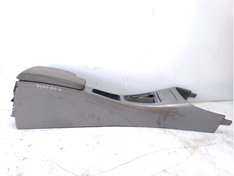 Recambio de apoyabrazos central para bmw serie 3 berlina (e90) referencia OEM IAM 51167130686  