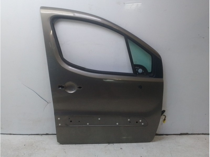 Recambio de puerta delantera derecha para peugeot partner kasten referencia OEM IAM 9004Z6  