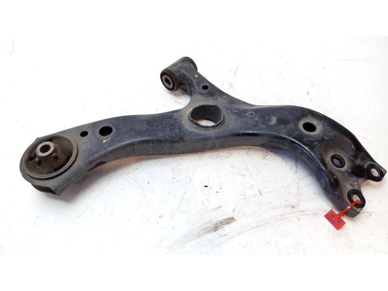 Recambio de brazo suspension inferior delantero derecho para toyota c-hr referencia OEM IAM 4806810130  