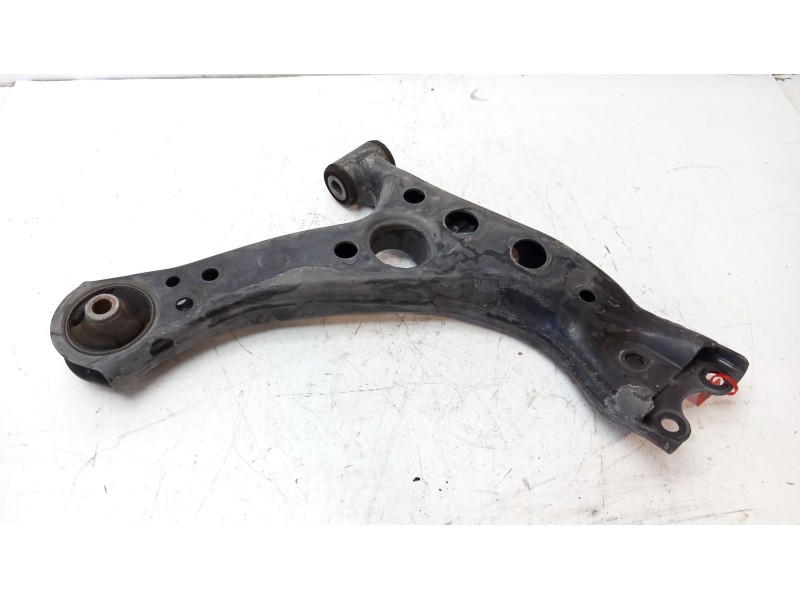 Recambio de brazo suspension inferior delantero izquierdo para toyota c-hr referencia OEM IAM 4806910110  