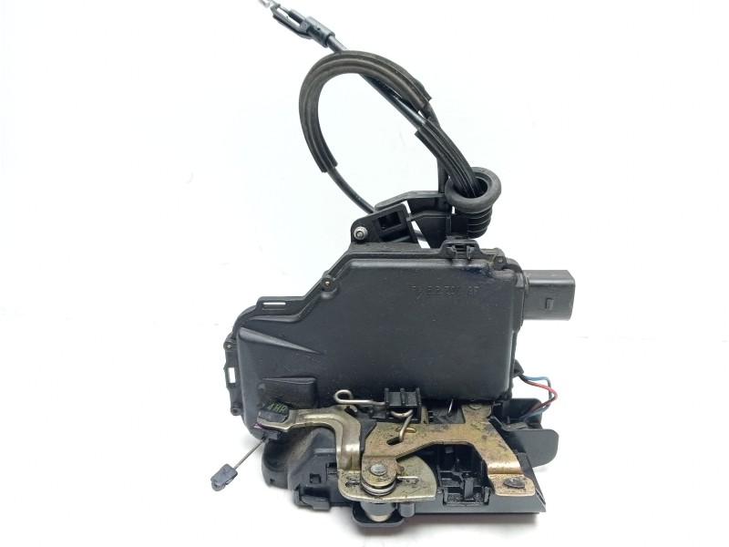 Recambio de cerradura puerta trasera derecha para volkswagen polo (9n1) trendline referencia OEM IAM 3B4839016A  