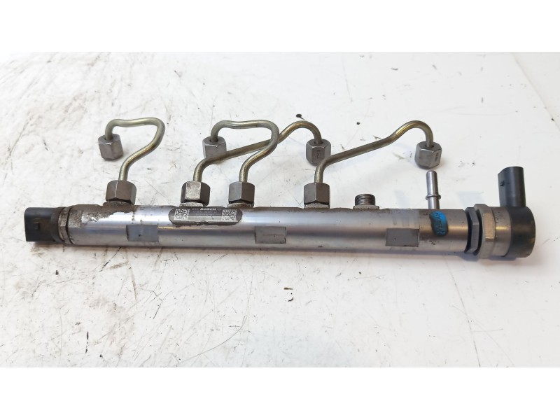Recambio de rampa inyectora para bmw x1 (e84) xdrive 28 i referencia OEM IAM 13537800601 0445214135 780060103