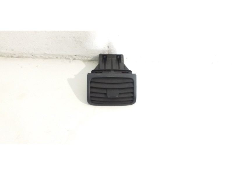 Recambio de rejilla aireadora para smart roadster 0.7 turbo cat referencia OEM IAM 0008946V0011  